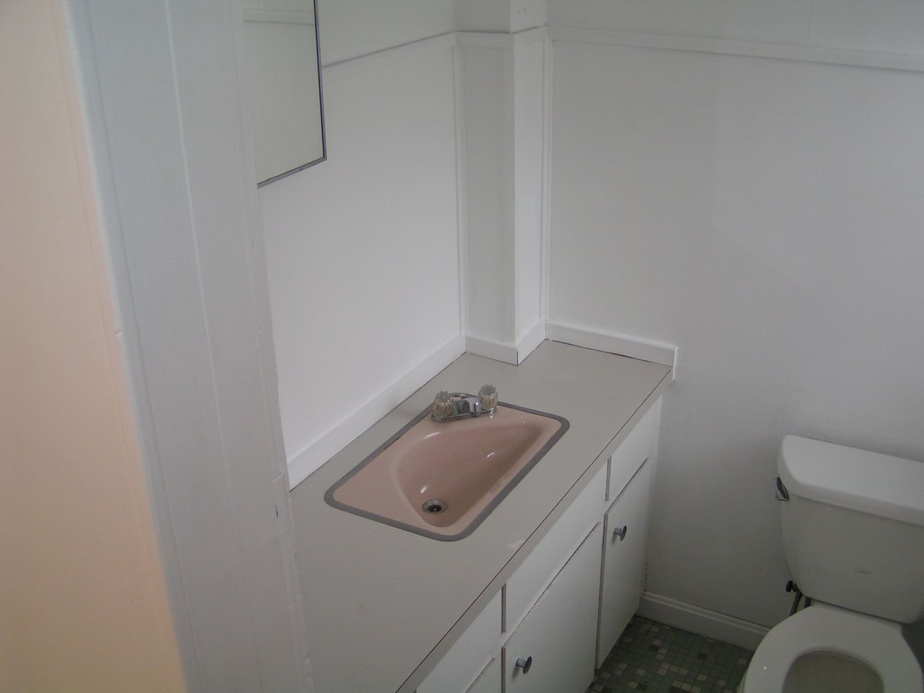 18 Cottage St, Franklin, MA 02038
